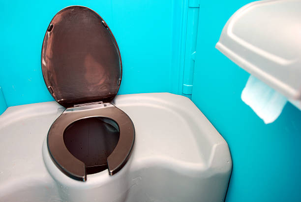 Best Portable restroom trailer rental  in Oak Hills Pce, LA