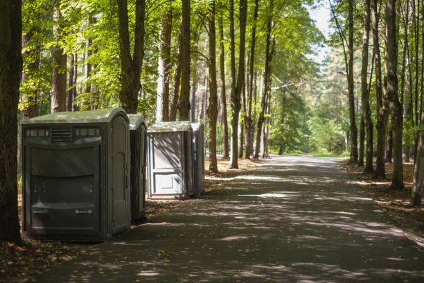 Portable bathroom rental in Oak Hills Place, LA